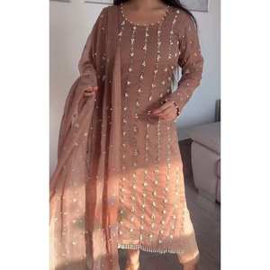 Ensemble de costume pour femmes de designer avec fil et rivet Moti Fancy Lace Border - Product Image 3