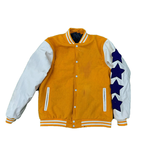 Chaqueta Universitaria Dorada Omega - Chaqueta Bomber de Alta Calidad en Felpa y Cuero - Estilo Urbano, Vida Griega y Chaqueta Universitaria - Product Image 1