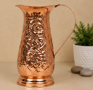 Carafe vintage en cuivre avec motifs floraux en relief et poignée pour la décoration intérieure - Grande capacité, style Meenakari artisanal - Product Image 4