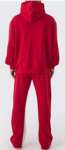 Ensemble de survêtement rouge oversize pour homme – Streetwear minimaliste décontracté avec sweat à capuche en molleton et pantalon de jogging coupe décontractée – Tenue confortable - Product Image 4