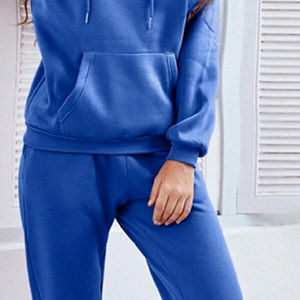 Conjunto Deportivo para Mujer 100% Algodón, Sudadera con Capucha y Pantalones Deportivos con Patrón Liso y Encaje, con Opciones de Logotipo Personalizado, Tela Gruesa y Suave para Alta Moda - Product Image 5