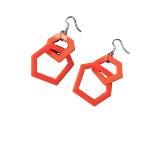 Boucles d'oreilles pendantes en résine belles boucles d'oreilles modernes de qualité extrême - Product Image 1