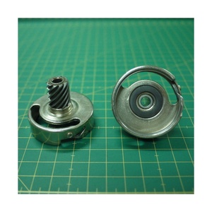 XC2210051 Crochet de navette PIÈCES DE MACHINE À COUDRE DOMESTIQUE POUR SINGER - Product Image 1