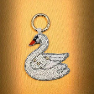 Llavero con Colgante de Cisne Bordado - Product Image 3