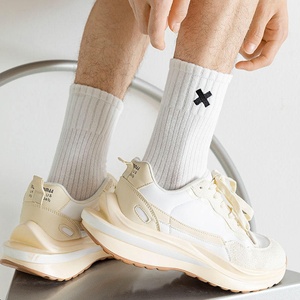Chaussettes en coton brodées simples pour hommes, chaussettes mi-tube à haute élasticité - Product Image 4