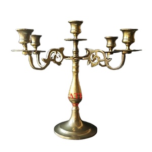 Candelabros de metal antiguo de cinco brazos hechos a mano, centro de mesa decorativo cuadrado con logotipo personalizado, respetuoso con el medio ambiente para bodas - Product Image 1