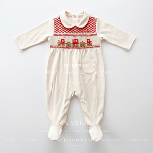 Romper de Bebé Niño de Alta Calidad, Hecho a Mano con Bordado Smocked, Manga Larga, con Bordado de Tren - Product Image 1