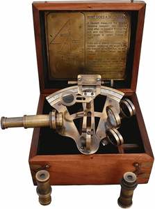 Sextant et astrolabe de style antique en laiton, instrument de navigation céleste avec boîte de rangement en bois - Product Image 5