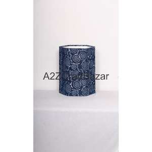 Contenedor de Basura Plegable Hexagonal para Exteriores, Diseño Elegante de Cartón y Algodón, Gestión de Residuos para Interiores/Exteriores - Product Image 1