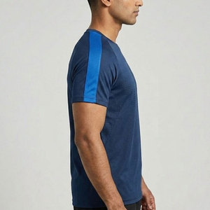 เสื้อยืดออกกำลังกายผู้ชายพรีเมียม เนื้อผ้าเบาสบาย ระบายอากาศได้ดี เหมาะสำหรับฟิตเนส วิ่ง และเล่นกีฬา - Product Image 6