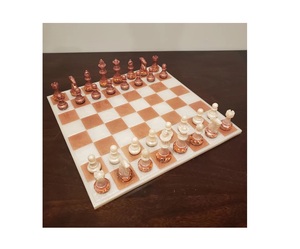 Jeu d'échecs en résine fait main de luxe, plateau d'échecs personnalisé rouge et noir avec paillettes, jeu d'échecs décoratif de haute qualité pour cadeau - Product Image 3