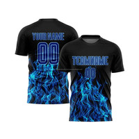 Camiseta de Fútbol Sublimada Personalizada, Diseño de Llama Azul y Negra, Cuello Redondo, Manga Corta, Absorbe la Humedad, Nombre del Equipo Impreso, para Hombre Adulto