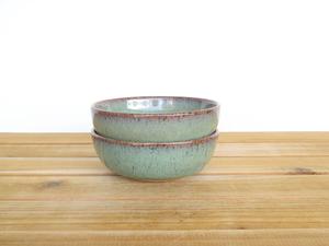 Elegante Tazón de Cerámica para Comedor con Acabado Suave en Verde Salvia, Forma Curva Lisa, Resistente a los Arañazos, Ideal para Comidas Diarias y Recepciones con Estilo - Product Image 5