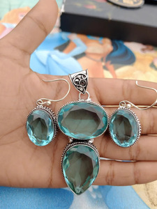 Conjunto de Pendientes y Colgante de Aguamarina Oxidada Chapado en Plata de Ley 925: Joyería Boho Hippie de Diseño, Regalo de San Valentín - Product Image 3