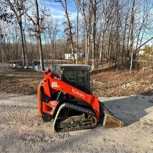 Chargeuse compacte Kubota avec pelle rétrocaveuse, 4x4, automatique, sur chenilles, composants de pompe à engrenages - Product Image 1