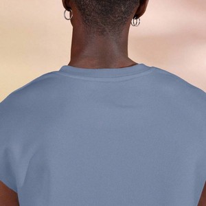 Top Corto Personalizado para Hombre, sin Mangas, Cuello en V, Tejido, Color Azul, Estilo Oversize, Casual, con Bajo sin Rematar, Corte Cuadrado y Efecto Desgastado - Product Image 5
