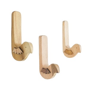Cintres en bois haut de gamme pour costumes, personnalisables, pour hôtels, présentoirs de vêtements, design européen, finition laquée brillante, crochet chromé robuste - Product Image 2