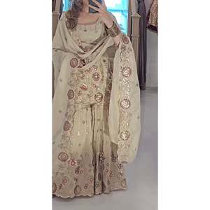 Salwar Kameez de Seda de Diseñador para Fiesta, Top con Sharara Plazzo y Dupatta, Ropa de Diseñador Elegante - Product Image 2