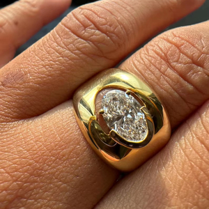 Bague large en moissanite taille ovale pour femme, en argent 925 original plaqué or, bijou unique pour cadeau de mariage ou de mariée - Product Image 1