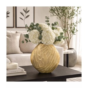 Vase de table moderne en aluminium, design géométrique fait main, finition argentée, Jaffs Exports, respectueux de l'environnement - Product Image 6