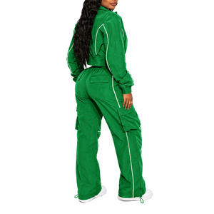 Ensemble de survêtement coupe-vent pour femme OEM, pantalon cargo en nylon, veste zippée, tenue streetwear tendance - Product Image 4