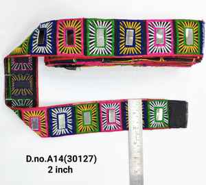 Cette dentelle de qualité supérieure est idéale pour les chaniya choli, les lehenga et les tenues de fête. - Product Image 1