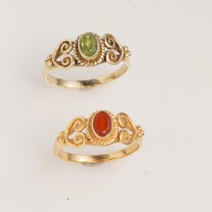 Bague ovale en péridot naturel, ton or, bande en filigrane, style vintage, faite à la main, élégante, bijou de créateur pour femme - Product Image 6