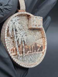 Colgante de Lujo Personalizado con Nombre, de Plata 925 Bañada en Oro, con Moissanita, Estilo HipHop, Diseño de Paisaje Urbano Helado, Palmera y Atardecer, para Rapper - Product Image 4