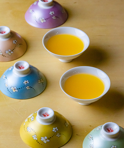 Service à thé en porcelaine dorée Tung Blossom, traditionnel chinois, deux pièces, compatible lave-vaisselle et micro-ondes, design élégant, boîte cadeau - Product Image 6