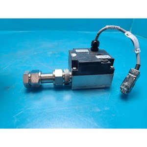 Transmetteur de débit en ligne Lam Research 2300 Exelan Flex45, d'occasion, pièce d'équipement semi-conducteur de marque Legacy - Product Image 1