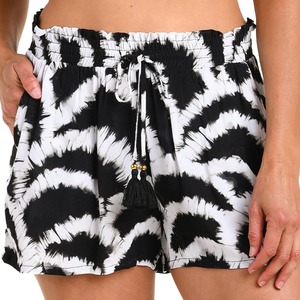 Shorts de bain amples pour femmes, personnalisables avec logo, imprimés par sublimation, doux, très demandés, pour la plage - Product Image 2