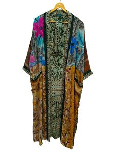 Kimono indio de seda con patchwork, túnica larga para dormir o para la playa, hecho a mano, vintage, de sari de seda reciclada. - Product Image 5
