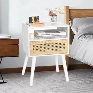 Mesita de noche de madera y ratán con estante abierto y cajón Mesita de noche de ratán blanco para dormitorio escandinavo moderno - Product Image 1