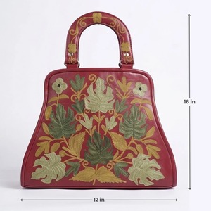 Bolso de mano con bordado Crewel de Cachemira — Cuero color burdeos con ramo de hojas tropicales - Product Image 4