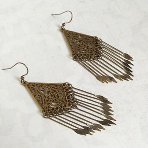 Pendientes Colgantes de Latón Chapado en Oro Vintage, Modelo H H, Artesanía # 008 para Mujeres y Niñas, Joyería Brillante para Bodas - Product Image 1