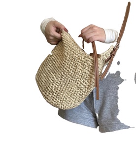 Bolso bandolera de paja hecho a mano |   Bolsa de Playa Tejida a Mano, Bolsas de Playa de Macramé, Directamente del Proveedor Indio - Product Image 1