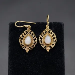 Boucles d'oreilles en laiton avec pierre de lune naturelle, bijoux artisanaux en pierres précieuses, vente en gros - Product Image 5