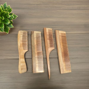 Peine de dientes anchos de madera de bambú natural hecho a mano de etiqueta privada respetuoso con el medio ambiente peine de pelo rizado para masaje del cuero cabelludo para uso doméstico - Product Image 4