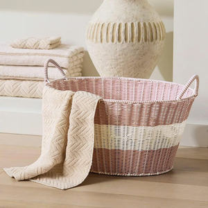 Panier en rotin vert et blanc élégant, fait main, tissé, conteneur de rangement, organisateur décoratif élégant pour la décoration intérieure - Product Image 6