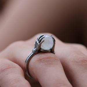 Anillo de Plata de Ley 925 Hecho a Mano con Piedra Lunar Certificada IGI, Estilo Art Deco, Joyería de Bola de Bruja, para Mujeres y Hombres, Místico Gótico - Product Image 2