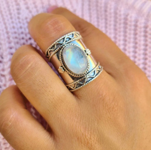 Bague en argent sterling 925 avec cabochon en pierre de lune, bijou artisanal - Product Image 1