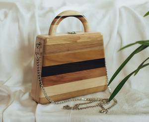 Elegante Bolso de Noche de Madera Ecológico Hecho a Mano, Cartera de Lujo Tipo Clutch, Accesorio de Moda para Bodas y Fiestas - Product Image 4