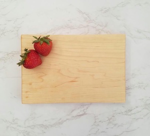 Tabla de Cortar de Madera Resistente y Sostenible para Carne, Pan y Verduras, Apta para Lavavajillas - Product Image 1