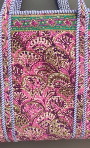 Sac fourre-tout matelassé en coton à imprimé floral avec fermeture éclair – Prêt pour la plage et les voyages, sac à main pour femme - Product Image 4