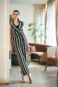 New Elegant Women's Western <b>Set</b> Beautiful Black and <b>White</b> Zig Zag Design <b>Set</b> For Office and Party Wear - Product Image 6