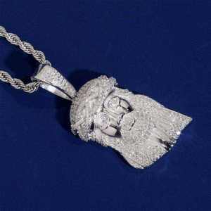 Pendentif Visage de Jésus en Argent 925 Plaqué Rhodium avec Micro-Incrustation de Diamants Ronds, Charme Religieux Unisexe, Bijou Chrétien - Product Image 1