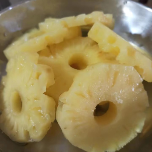 สับปะรดกระป๋องแบบลูกเต๋าสำหรับโยเกิร์ต น้ำผลไม้ และอุตสาหกรรมแปรรูปอาหาร - Product Image 1