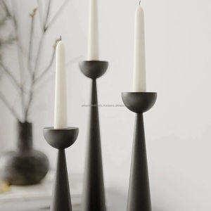 Bougeoir conique en fonte noire artisanale de luxe Vente en fer forgé et bois artisanal - Product Image 2