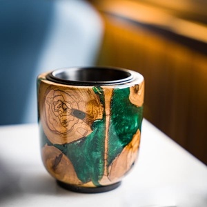 Porte-encens artisanal haut de gamme en résine époxy effet aurore dorée et bois dur, pour bâtonnets et cônes d'encens, méditation - Product Image 4