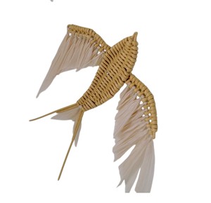 Sculpture murale artisanale en rotin pour chambre d'enfant, motif oiseau en vol, décoration en fibre de osier, art décoratif pour volière. - Product Image 1